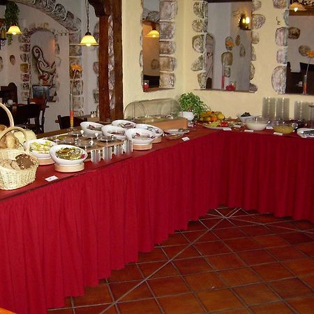 Parkhotel Нойбранденбург Екстериор снимка