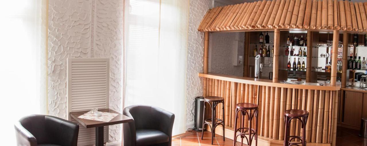 Parkhotel Нойбранденбург Екстериор снимка